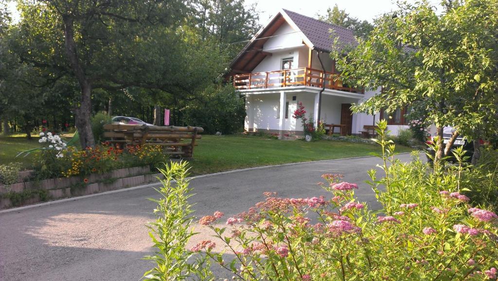 House Samardzic Hotel Jezerce Bagian luar foto